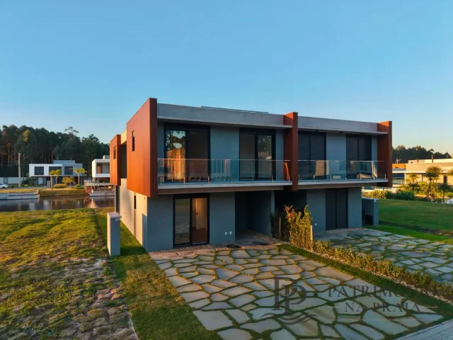 CASA EM CONDOMÍNIO À VENDA em Cci, Xangri-Lá