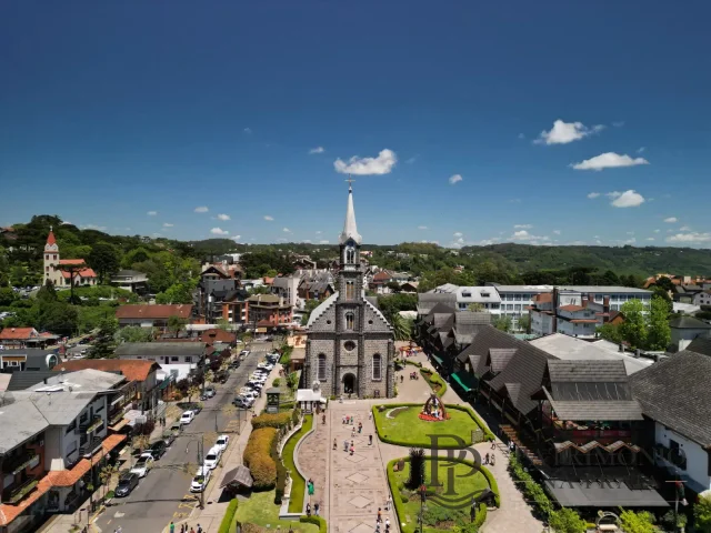 APARTAMENTO EM GRAMADO À VENDA em Centro, Gramado