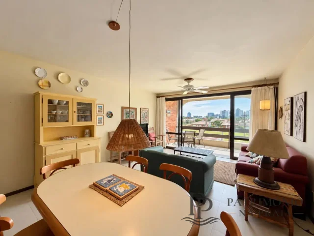 APARTAMENTO À VENDA