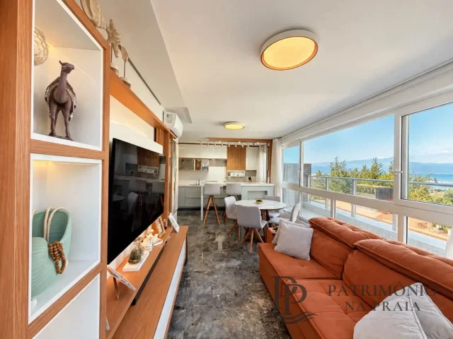 APARTAMENTO À  VENDA